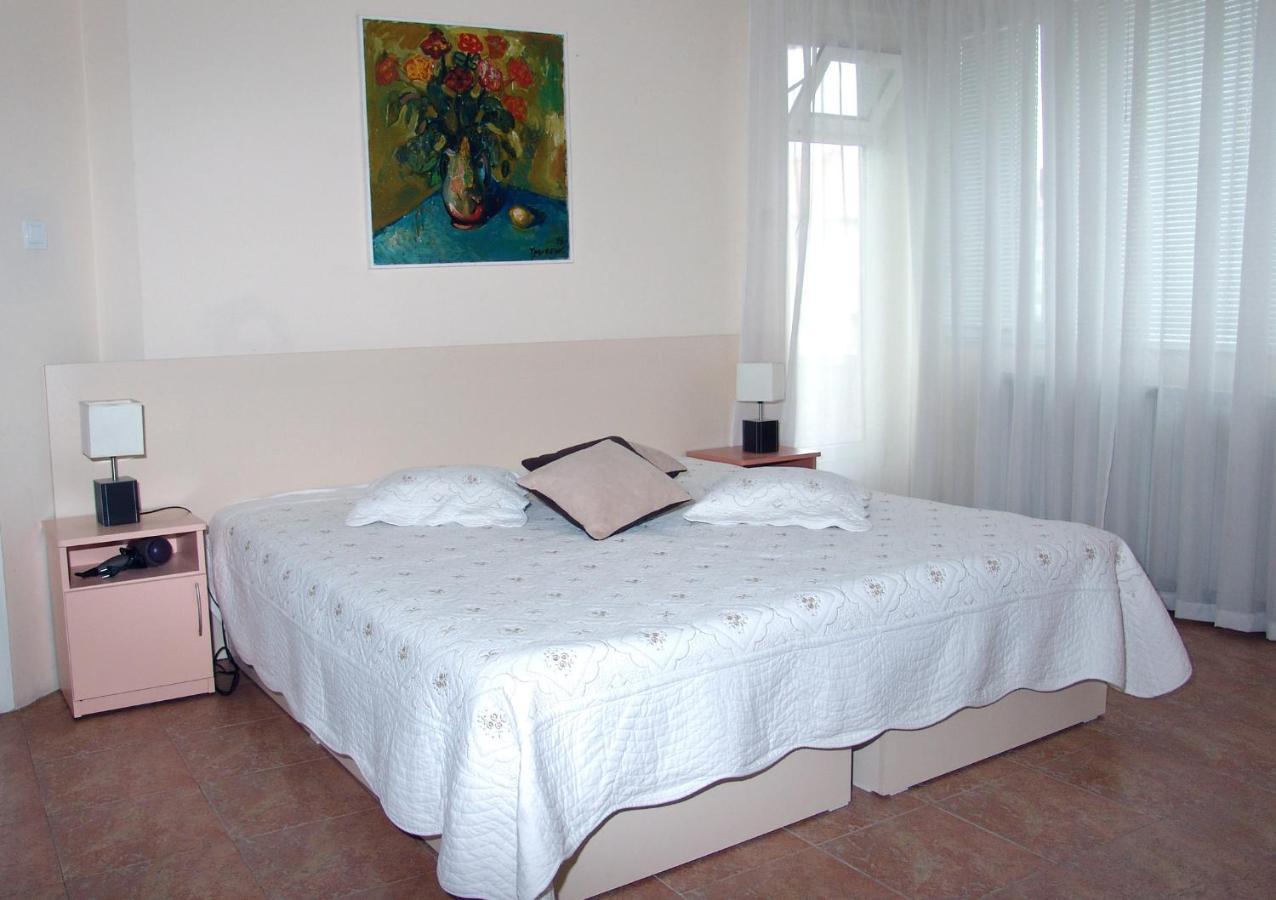 Hotel Zora Widyń Zewnętrze zdjęcie
